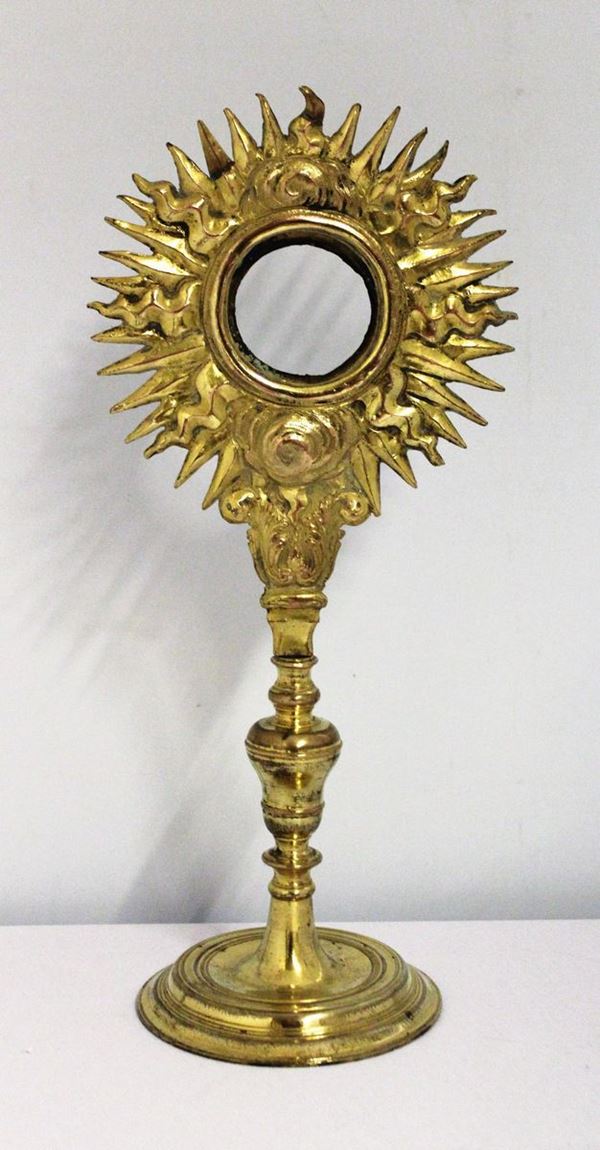 Ostensorio a sole, sec. XVII,  - Asta GIOIELLI, BENI D'ANTIQUARIATO E DIPINTI DAL XVII AL XX SECOLO - Poggio Bracciolini Casa d'Aste