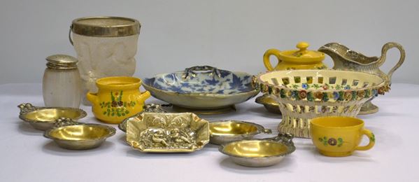 Centrotavola, vassoio, brocca, sei lavadita,  - Asta GIOIELLI, BENI D'ANTIQUARIATO E DIPINTI DAL XVII AL XX SECOLO - Poggio Bracciolini Casa d'Aste