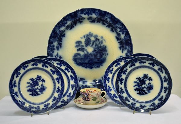Gruppo di ceramiche inglesi composto da:&nbsp;&nbsp;&nbsp;&nbsp;&nbsp;&nbsp;&nbsp;&nbsp;&nbsp;&nbsp;&nbsp;&nbsp;&nbsp;&nbsp;&nbsp;&nbsp;&nbsp;&nbsp;&nbsp;&nbsp;&nbsp;&nbsp;&nbsp;&nbsp;&nbsp;&nbsp;&nbsp;  - Asta GIOIELLI, BENI D'ANTIQUARIATO E DIPINTI DAL XVII AL XX SECOLO - Poggio Bracciolini Casa d'Aste