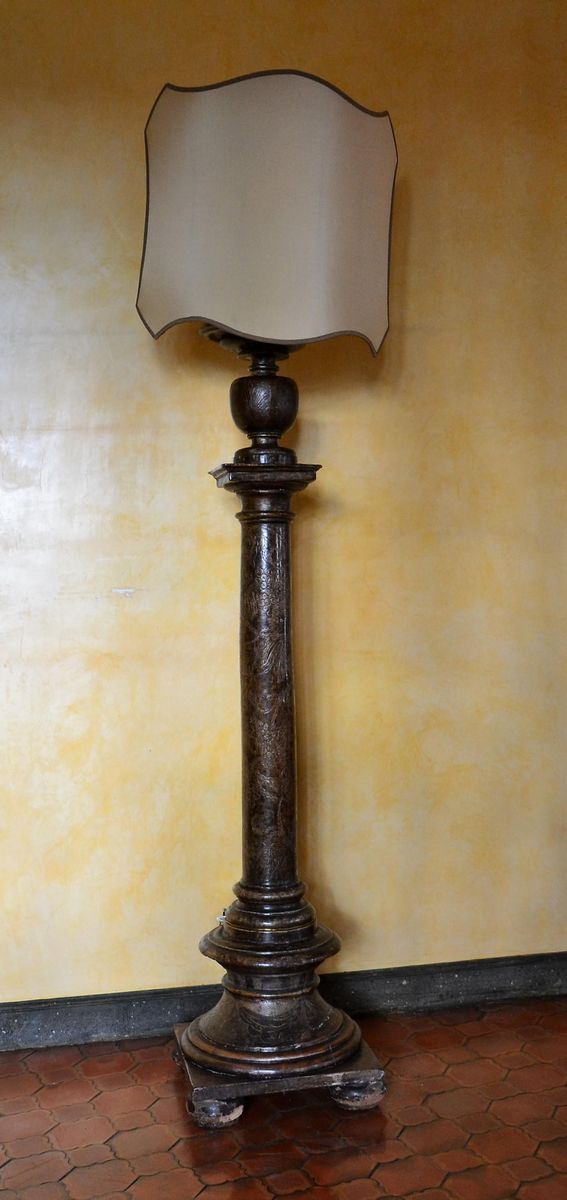 Colonna con lume, sec. XIX,                                               