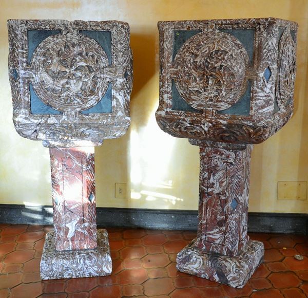 Coppia di fioriere, sec. XIX, in marmo