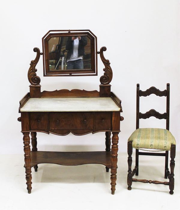 Toilette, sec. XIX, in noce, specchiera a bilico,