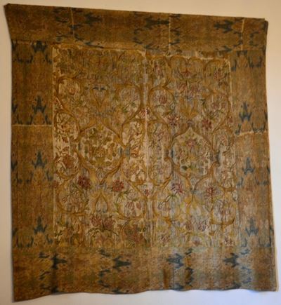 Tessuto, Sec. XVIII, in Stoffa con Decori Floreali,