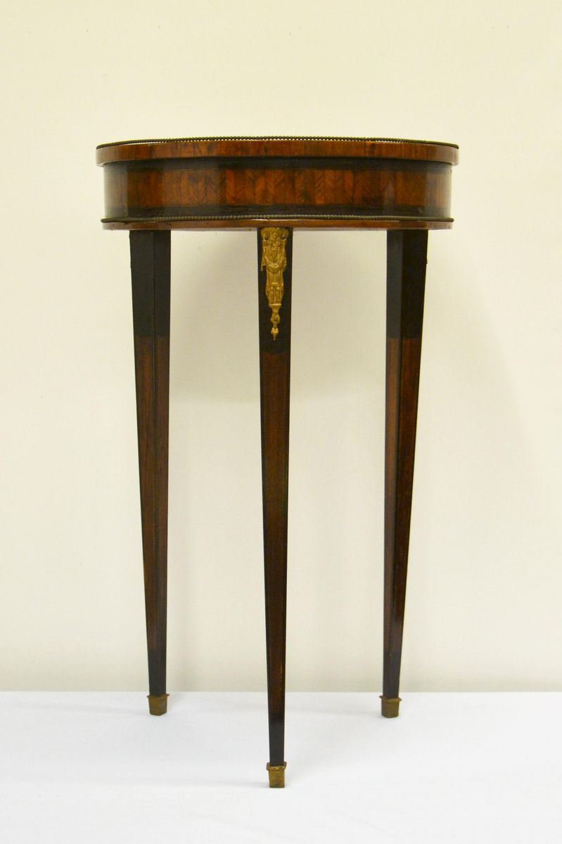 Tavolino da Centro, Sec. XIX, Piano Circolare