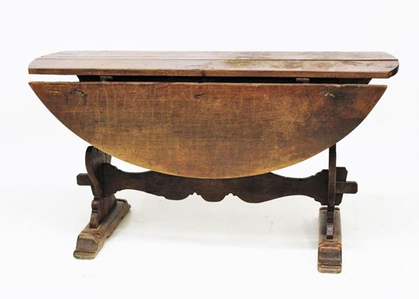 Tavolino a bandelle, in stile 600,  - Asta GIOIELLI, BENI D'ANTIQUARIATO E DIPINTI DAL XVII AL XX SECOLO - Poggio Bracciolini Casa d'Aste