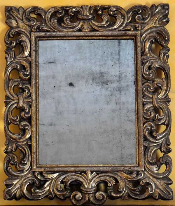 Specchiera, in stile 700,                                                   - Asta GIOIELLI, BENI D'ANTIQUARIATO E DIPINTI DAL XVII AL XX SECOLO - Poggio Bracciolini Casa d'Aste