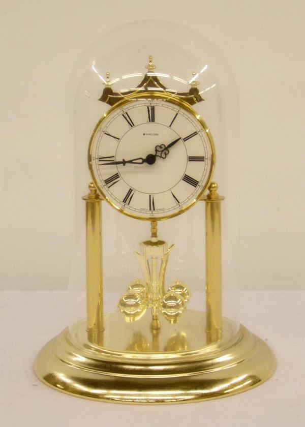 Orologio da tavolo, manifattura Junghans, in materiale