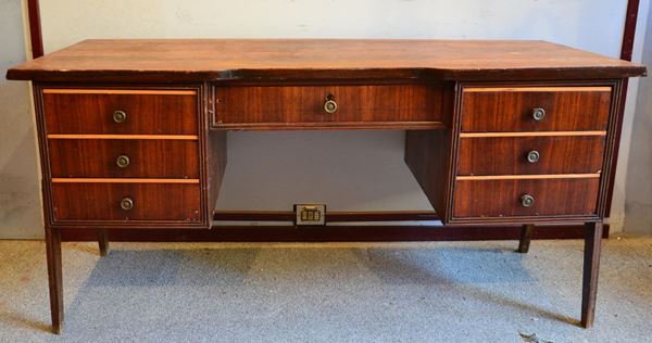  Scrivania, anni 70, in rovere,                                              