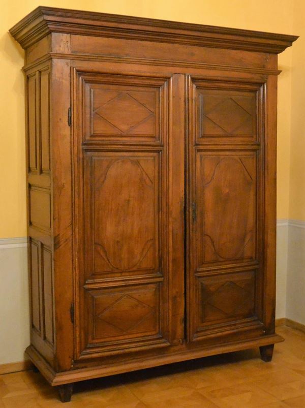 Armadio, Italia settentrionale, sec. XVIII,  - Asta GIOIELLI, BENI D'ANTIQUARIATO E DIPINTI DAL XVII AL XX SECOLO - Poggio Bracciolini Casa d'Aste