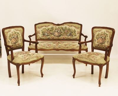 Divanetto e Due Poltroncine,