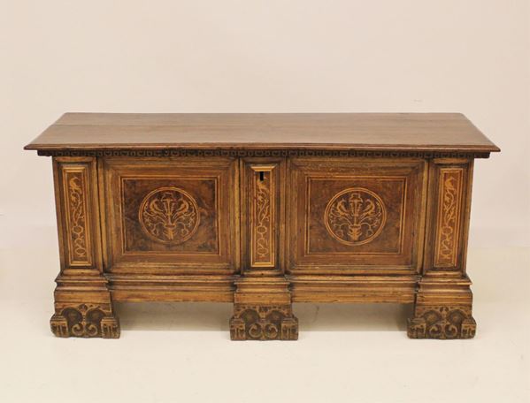 Cassapanca, Lombardia, sec. XVII,&nbsp;&nbsp;&nbsp;&nbsp;&nbsp;&nbsp;&nbsp;&nbsp;&nbsp;&nbsp;&nbsp;&nbsp;&nbsp;&nbsp;&nbsp;&nbsp;&nbsp;&nbsp;&nbsp;&nbsp;&nbsp;&nbsp;&nbsp;&nbsp;&nbsp;&nbsp;&nbsp;&nbsp;&nbsp;&nbsp;&nbsp;&nbsp;&nbsp;&nbsp;&nbsp;&nbsp;&nbsp;&nbsp;&nbsp;&nbsp;&nbsp;