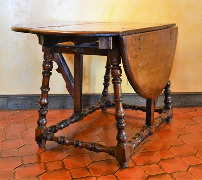 Tavolo a Bandelle, Sec. XVIII,