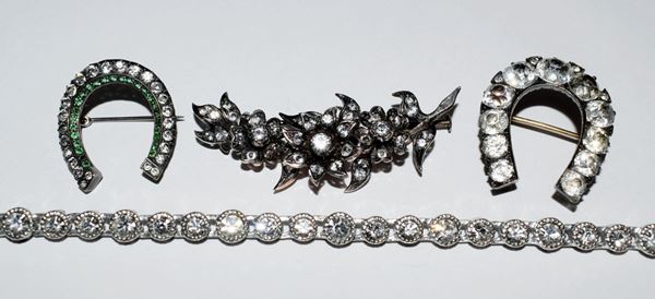 TRE SPILLE E BRACCIALE, IN ARGENTO,ORO A BASSO&nbsp;&nbsp;&nbsp;&nbsp;&nbsp;&nbsp;&nbsp;&nbsp;&nbsp;&nbsp;&nbsp;&nbsp;&nbsp;&nbsp;&nbsp;&nbsp;&nbsp;&nbsp;&nbsp;&nbsp;&nbsp;&nbsp;&nbsp;&nbsp;&nbsp;&nbsp;&nbsp;&nbsp;