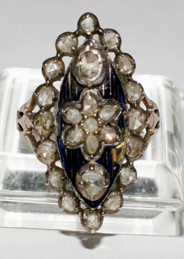 ANELLO,INIZI SEC. XX IN ORO A BASSO TITOLO, ARGENTO E