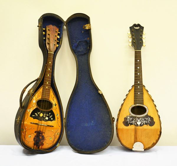 Due mandolini, fine sec. XIX,  - Asta GIOIELLI, ARGENTI, DIPINTI E ARREDI D'ANTIQUARIATO - Poggio Bracciolini Casa d'Aste