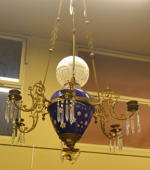Lampadario, sec. XX, in bronzo con globo centrale