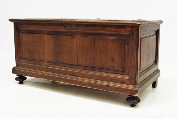 Piccola cassapanca, fine sec. XIX,  - Asta GIOIELLI, ARGENTI, DIPINTI E ARREDI D'ANTIQUARIATO - Poggio Bracciolini Casa d'Aste