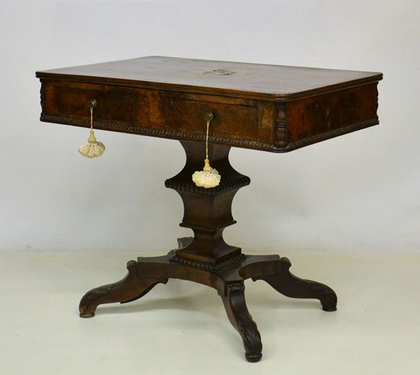 Tavolino da centro, sec. XIX,                                               - Asta GIOIELLI, ARGENTI, DIPINTI E ARREDI D'ANTIQUARIATO - Poggio Bracciolini Casa d'Aste
