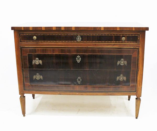 Cassettone Luigi XVI, lastronato e  - Asta GIOIELLI, ARGENTI, DIPINTI E ARREDI D'ANTIQUARIATO - Poggio Bracciolini Casa d'Aste