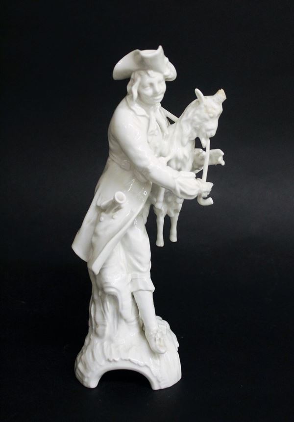 Scultura, inizi sec. XX, in porcellana,&nbsp;&nbsp;&nbsp;&nbsp;&nbsp;&nbsp;&nbsp;&nbsp;&nbsp;&nbsp;&nbsp;&nbsp;&nbsp;&nbsp;&nbsp;&nbsp;&nbsp;&nbsp;&nbsp;&nbsp;&nbsp;&nbsp;&nbsp;&nbsp;&nbsp;&nbsp;&nbsp;&nbsp;&nbsp;&nbsp;&nbsp;&nbsp;&nbsp;&nbsp;&nbsp;