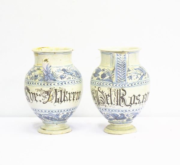 Coppia di Orcioli, sec. XVIII, in maiolica,