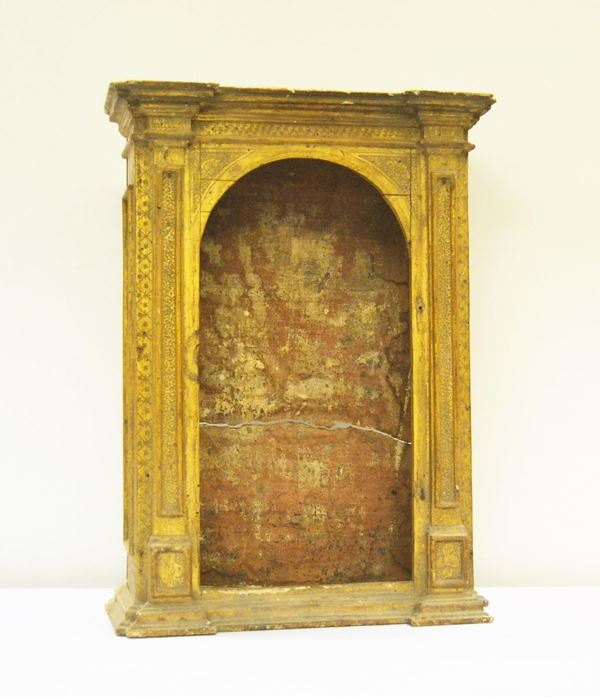 Tabernacolo, sec. XVIII, in legno dorato,&nbsp;&nbsp;&nbsp;&nbsp;&nbsp;&nbsp;&nbsp;&nbsp;&nbsp;&nbsp;&nbsp;&nbsp;&nbsp;&nbsp;&nbsp;&nbsp;&nbsp;&nbsp;&nbsp;&nbsp;&nbsp;&nbsp;&nbsp;&nbsp;&nbsp;&nbsp;&nbsp;&nbsp;&nbsp;&nbsp;&nbsp;&nbsp;&nbsp;