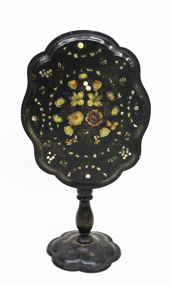 Tavolino a vela, Francia, sec. XIX,                                         - Asta GIOIELLI, ARGENTI, DIPINTI, ARREDI E OGGETTI D'ARTE - Poggio Bracciolini Casa d'Aste