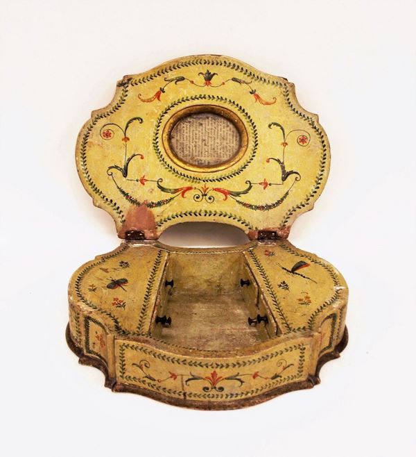 Cofanetto sagomato, sec. XVIII,