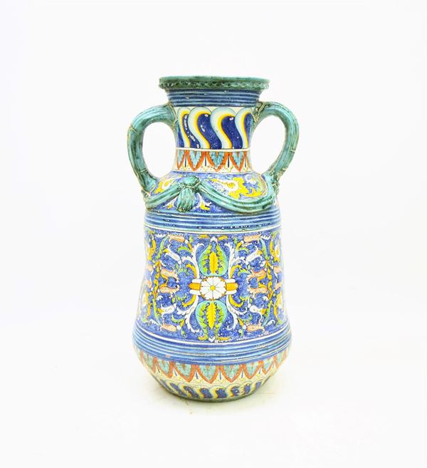 Grande vaso, manifattura deruta, in  - Asta GIOIELLI, ARGENTI, DIPINTI, ARREDI E OGGETTI D'ARTE - Poggio Bracciolini Casa d'Aste