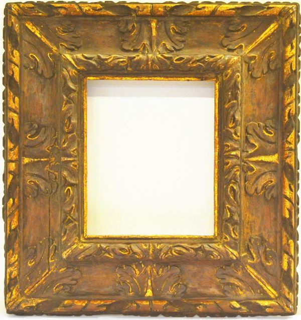 Cornice, sec. XVIII, in legno laccato e