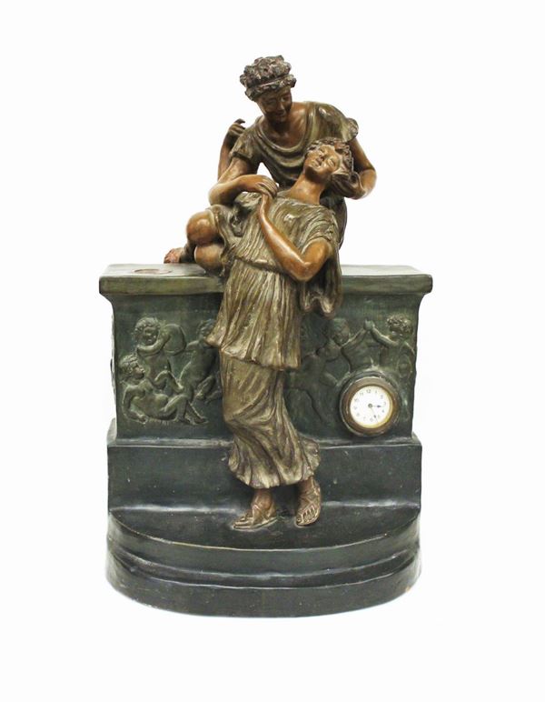 Orologio, inizi sec. XX, in terracotta patinata&nbsp;&nbsp;&nbsp;&nbsp;&nbsp;&nbsp;&nbsp;&nbsp;&nbsp;&nbsp;&nbsp;&nbsp;&nbsp;&nbsp;&nbsp;&nbsp;&nbsp;&nbsp;&nbsp;&nbsp;&nbsp;&nbsp;&nbsp;&nbsp;&nbsp;&nbsp;&nbsp;