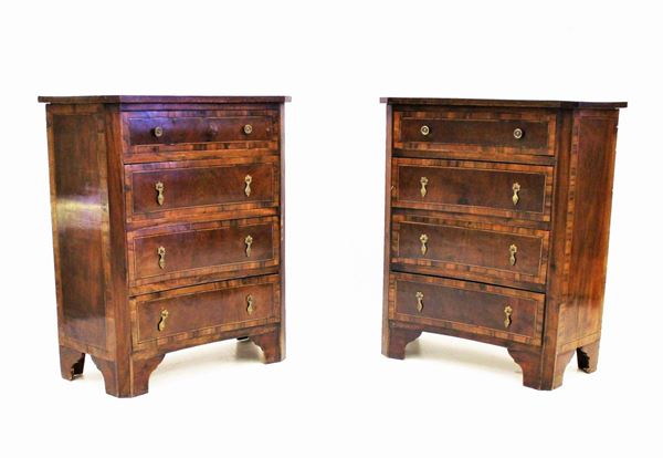 Coppia di comodini, in stile 700,