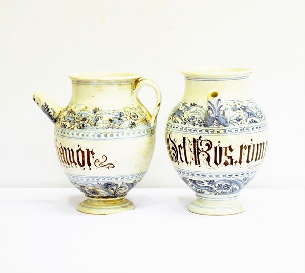 Coppia di Orcioli, sec. XVIII, in maiolica,