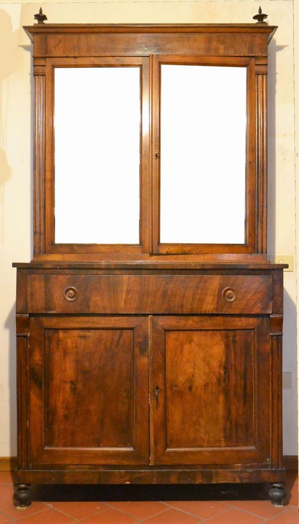 Credenza doppio corpo, sec. XIX,&nbsp;&nbsp;&nbsp;&nbsp;&nbsp;&nbsp;&nbsp;&nbsp;&nbsp;&nbsp;&nbsp;&nbsp;&nbsp;&nbsp;&nbsp;&nbsp;&nbsp;&nbsp;&nbsp;&nbsp;&nbsp;&nbsp;&nbsp;&nbsp;&nbsp;&nbsp;&nbsp;&nbsp;&nbsp;&nbsp;&nbsp;&nbsp;&nbsp;&nbsp;&nbsp;&nbsp;&nbsp;&nbsp;&nbsp;&nbsp;&nbsp;&nbsp;