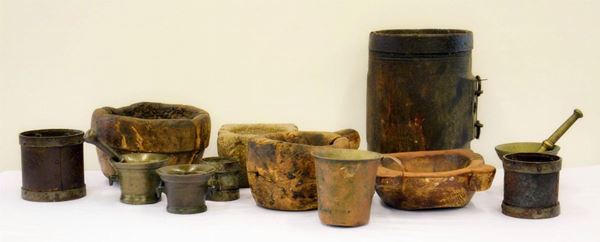 Quattro mortai, tre contenitori, tre ciotole,  - Asta GIOIELLI, ARGENTI, DIPINTI, ARREDI E OGGETTI D'ARTE - Poggio Bracciolini Casa d'Aste