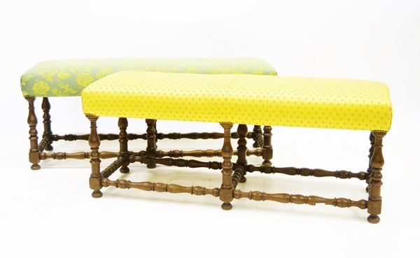 Due panche fondo letto, sec. XIX, in noce