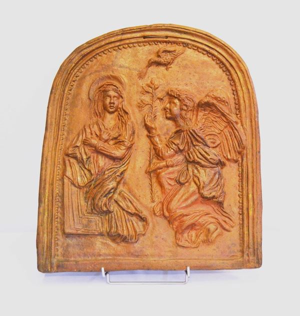 Altorilievo, sec. XIX, in terracotta,&nbsp;&nbsp;&nbsp;&nbsp;&nbsp;&nbsp;&nbsp;&nbsp;&nbsp;&nbsp;&nbsp;&nbsp;&nbsp;&nbsp;&nbsp;&nbsp;&nbsp;&nbsp;&nbsp;&nbsp;&nbsp;&nbsp;&nbsp;&nbsp;&nbsp;&nbsp;&nbsp;&nbsp;&nbsp;&nbsp;&nbsp;&nbsp;&nbsp;&nbsp;&nbsp;&nbsp;&nbsp;