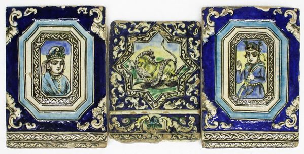 Tre mattonelle, arte medio-orientale, sec. XVIII, in maiolica decorata in policromia, cm 29x41 e 26,5x35 (3)  - Asta ANTIQUARIATO, COLLEZIONISMO, GIOIELLI E ARGENTI - Poggio Bracciolini Casa d'Aste
