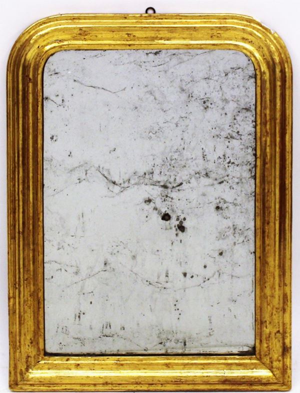 Cornice, Luigi Filippo, sec. XIX, in legno dorato, cimasa ad angoli curvilinei, cm 52,5x70, difetti
