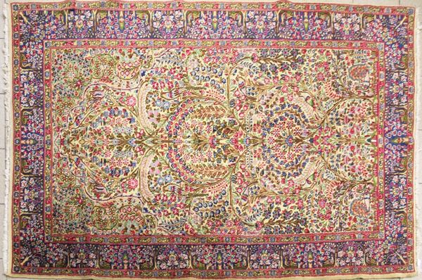 Tappeto persiano, Kashan, impianto ad albero della vita nei toni del rosa celeste ed avorio, cm 150x250
