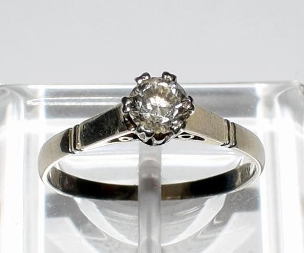 ANELLO IN ORO BIANCO E DIAMANTE