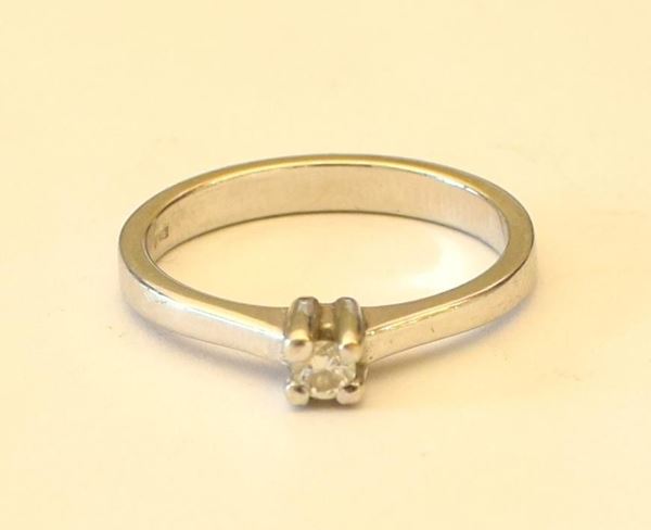 ANELLO IN ORO BIANCO E DIAMANTI&nbsp;&nbsp;&nbsp;