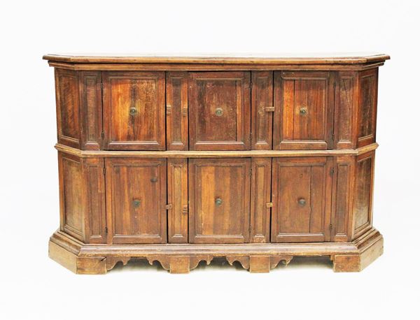 Credenza, in stile 500, in noce,&nbsp;&nbsp;&nbsp;&nbsp;&nbsp;&nbsp;&nbsp;&nbsp;&nbsp;&nbsp;&nbsp;&nbsp;&nbsp;&nbsp;&nbsp;&nbsp;&nbsp;&nbsp;&nbsp;&nbsp;&nbsp;&nbsp;&nbsp;&nbsp;&nbsp;&nbsp;&nbsp;&nbsp;&nbsp;&nbsp;&nbsp;&nbsp;&nbsp;&nbsp;&nbsp;&nbsp;&nbsp;&nbsp;&nbsp;&nbsp;&nbsp;&nbsp;