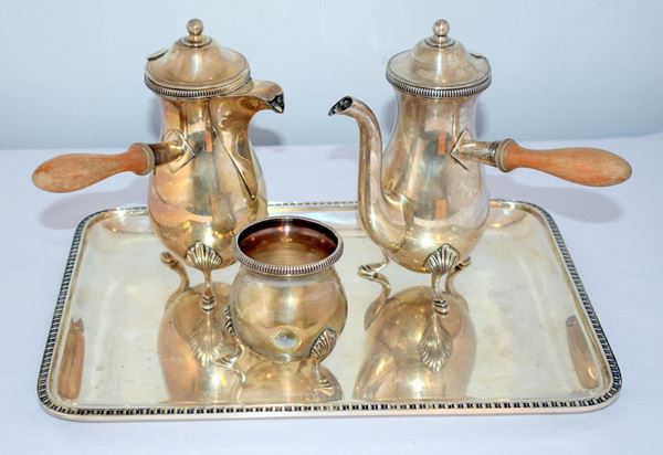 CAFFETTIERA E CIOCCOLATIERA , SEC. XX, SETTEPASSI&nbsp;&nbsp;&nbsp;&nbsp;&nbsp;&nbsp;&nbsp;&nbsp;&nbsp;&nbsp;&nbsp;&nbsp;&nbsp;&nbsp;&nbsp;&nbsp;&nbsp;&nbsp;&nbsp;&nbsp;&nbsp;&nbsp;&nbsp;&nbsp;&nbsp;