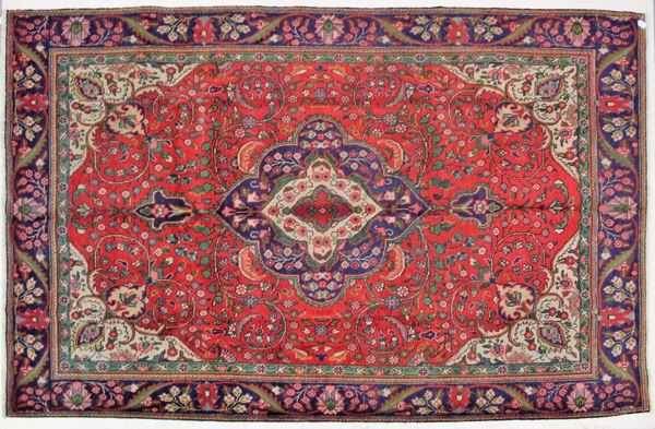 Tappeto persiano Tabriz, vecchia manifattura, campo a motivo floreale nei&nbsp;