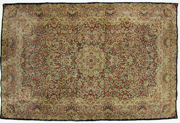 Tappeto persiano Kerman, sec. XX, impianto thousand flower multicolore, cm