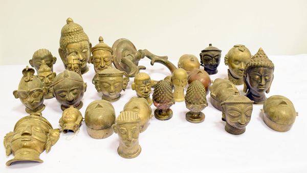 Lotto di ventisei oggetti sec. XIX/XX                                       - Asta ASTA A TEMPO - ANTIQUARIATO E COLLEZIONISMO - Poggio Bracciolini Casa d'Aste