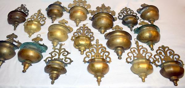 Lotto di diciassette acquasantiere sec. XIX/XX&nbsp;&nbsp;&nbsp;&nbsp;&nbsp;&nbsp;&nbsp;&nbsp;&nbsp;&nbsp;&nbsp;&nbsp;&nbsp;&nbsp;&nbsp;&nbsp;&nbsp;&nbsp;&nbsp;&nbsp;&nbsp;&nbsp;&nbsp;&nbsp;&nbsp;&nbsp;&nbsp;&nbsp;  - Asta ASTA A TEMPO - ANTIQUARIATO E COLLEZIONISMO - Poggio Bracciolini Casa d'Aste