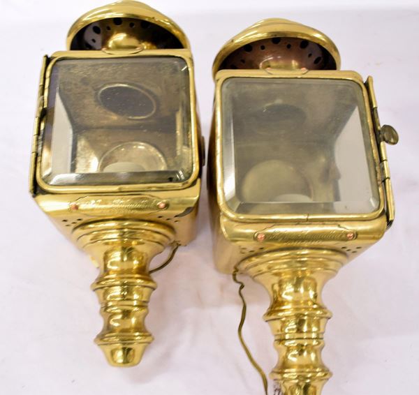 Coppia di lanterne da carrozza, inizi sec. XX&nbsp;&nbsp;&nbsp;&nbsp;&nbsp;&nbsp;&nbsp;&nbsp;&nbsp;&nbsp;&nbsp;&nbsp;&nbsp;&nbsp;&nbsp;&nbsp;&nbsp;&nbsp;&nbsp;&nbsp;&nbsp;&nbsp;&nbsp;&nbsp;&nbsp;&nbsp;&nbsp;&nbsp;&nbsp;  - Asta ASTA A TEMPO - ANTIQUARIATO E COLLEZIONISMO - Poggio Bracciolini Casa d'Aste
