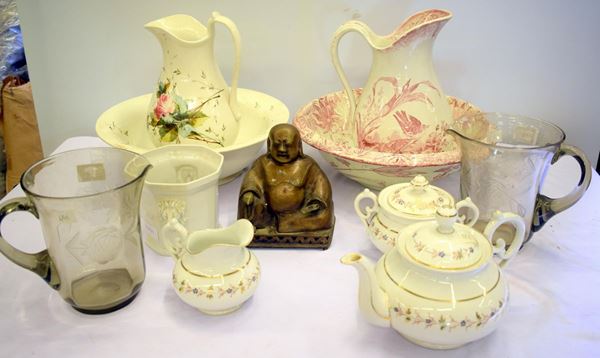 Due bacinelle,due brocche, teiera,lattiera e&nbsp;&nbsp;&nbsp;&nbsp;&nbsp;&nbsp;&nbsp;&nbsp;&nbsp;&nbsp;&nbsp;&nbsp;&nbsp;&nbsp;&nbsp;&nbsp;&nbsp;&nbsp;&nbsp;&nbsp;&nbsp;&nbsp;&nbsp;&nbsp;&nbsp;&nbsp;&nbsp;&nbsp;&nbsp;&nbsp;  - Asta ASTA A TEMPO - ANTIQUARIATO E COLLEZIONISMO - Poggio Bracciolini Casa d'Aste